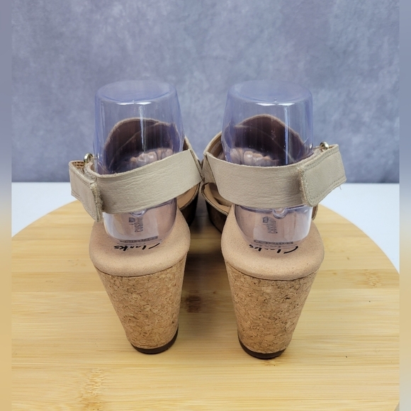 Clarks Soft Cushion Side Buckle Tan Faux Leather Cork Wedge Sandals‎ Sz 9.5 M - Picture 5 of 14